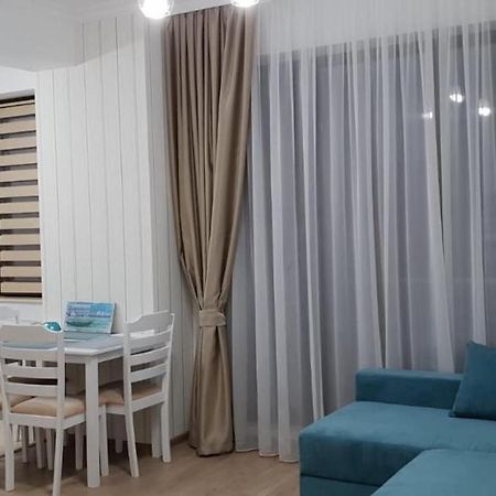 Apartament Laura Solid House Мамая Екстер'єр фото