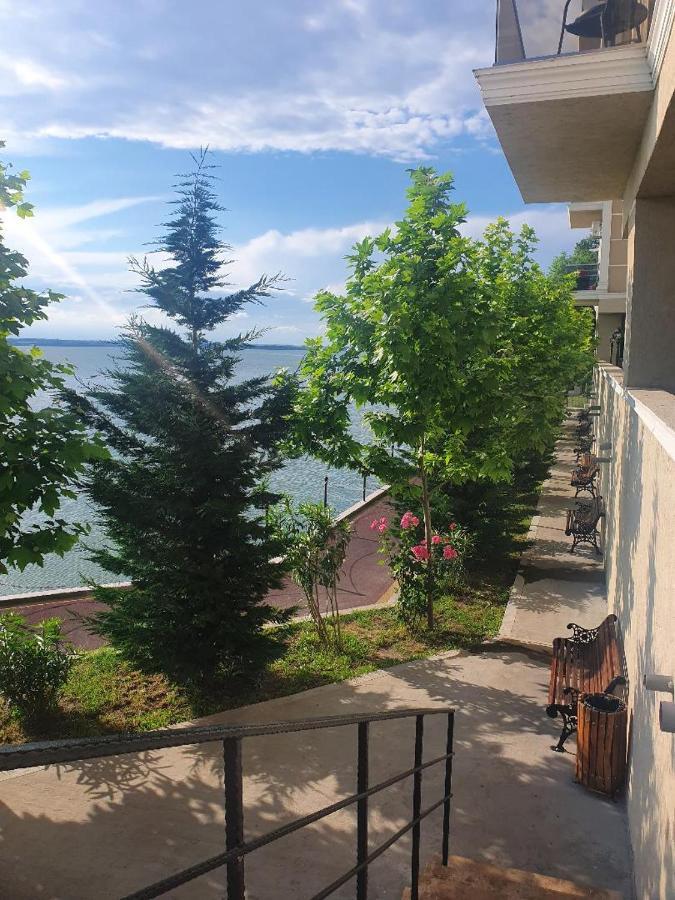 Apartament Laura Solid House Мамая Екстер'єр фото