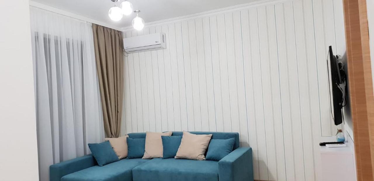 Apartament Laura Solid House Мамая Екстер'єр фото