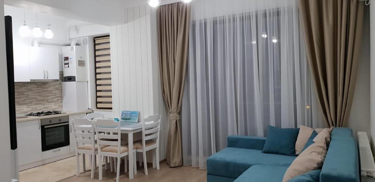 Apartament Laura Solid House Мамая Екстер'єр фото