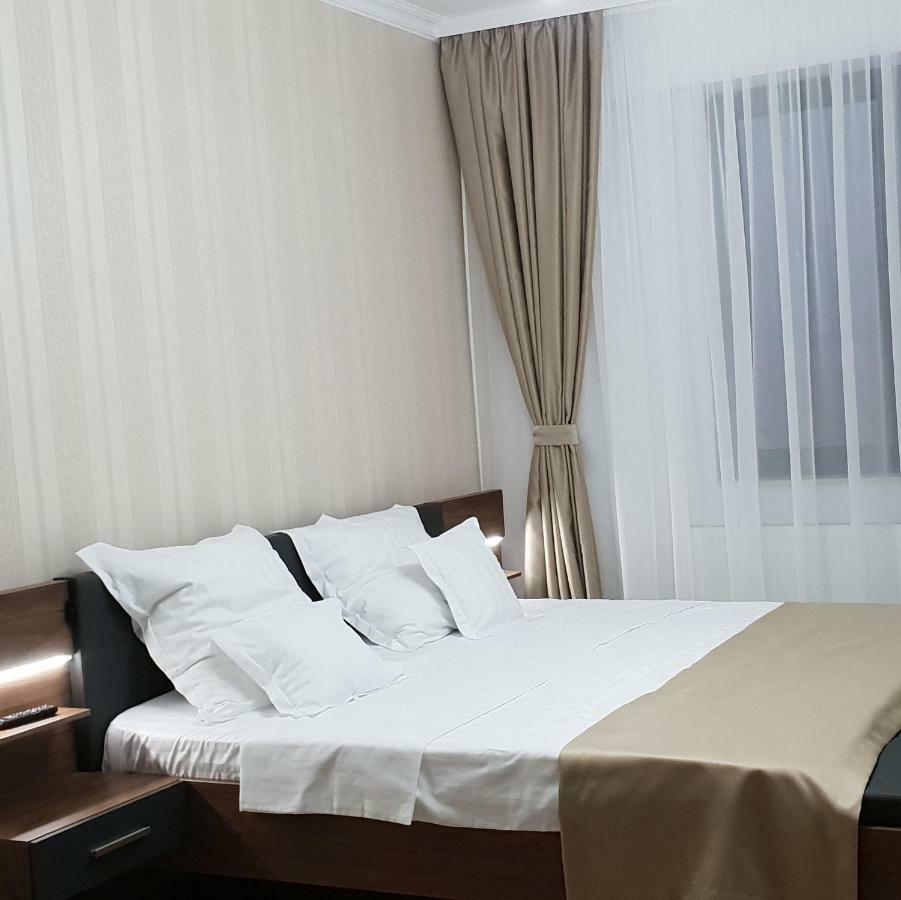 Apartament Laura Solid House Мамая Екстер'єр фото